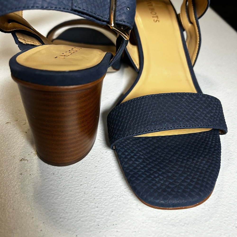 Talbots Blue Sandals with Adjustable Ankle Strap and Textured Design - Picture 2 of 12